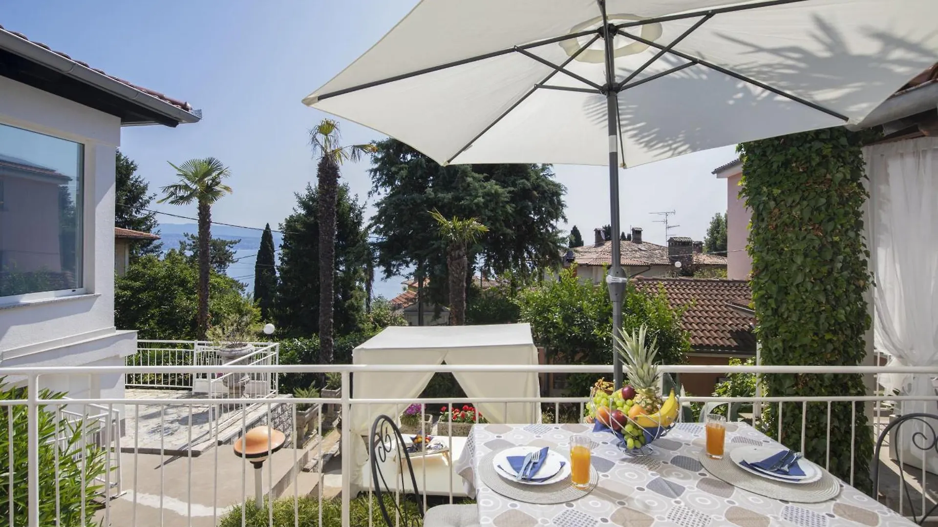 Villa Nika With Sea View And Charming Garden Near Opatija Ika