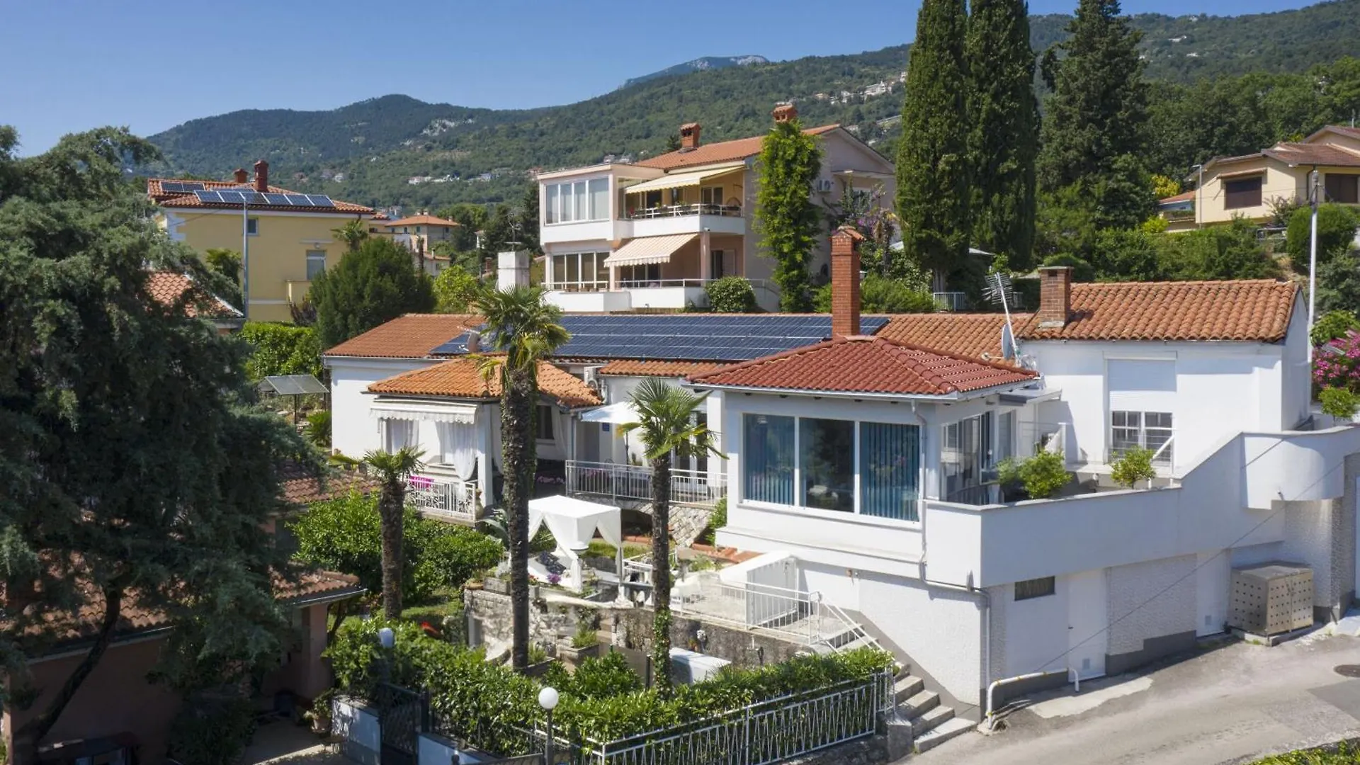 Villa Nika With Sea View And Charming Garden Near Opatija